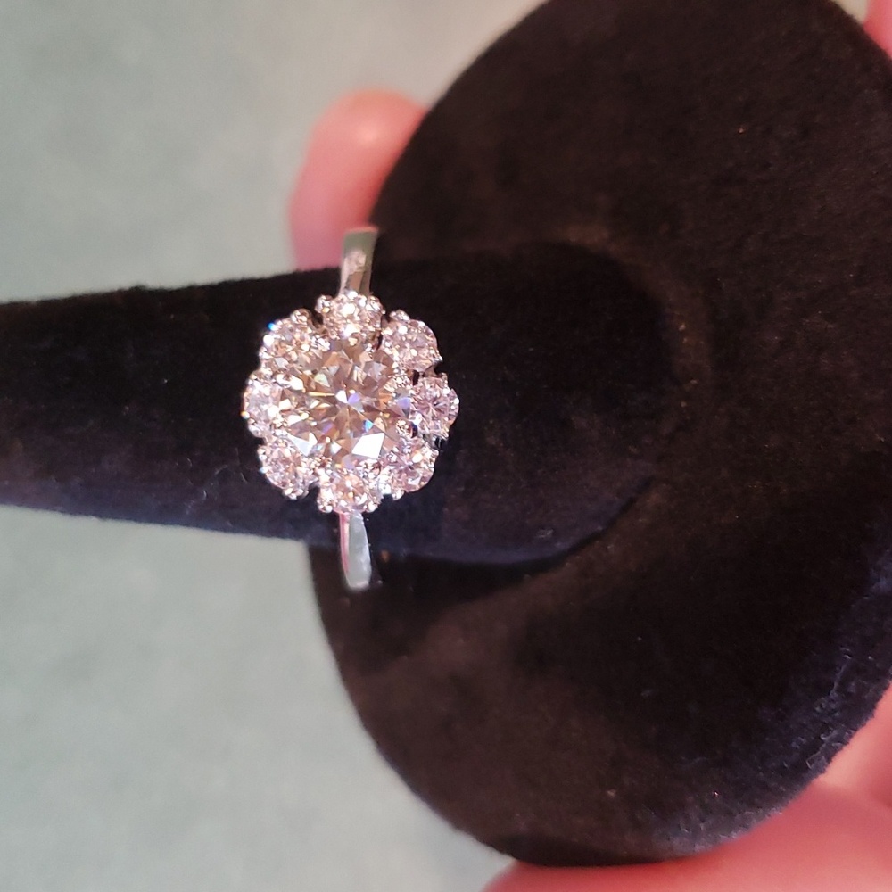 2.01 Ct vvs1:=faint blue color Moissanite Diamond flower Silver Ring